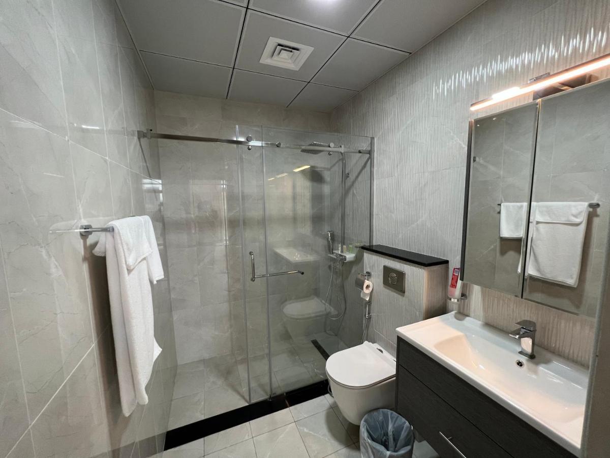 Penrose Place Dubai Jvc ภายนอก รูปภาพ