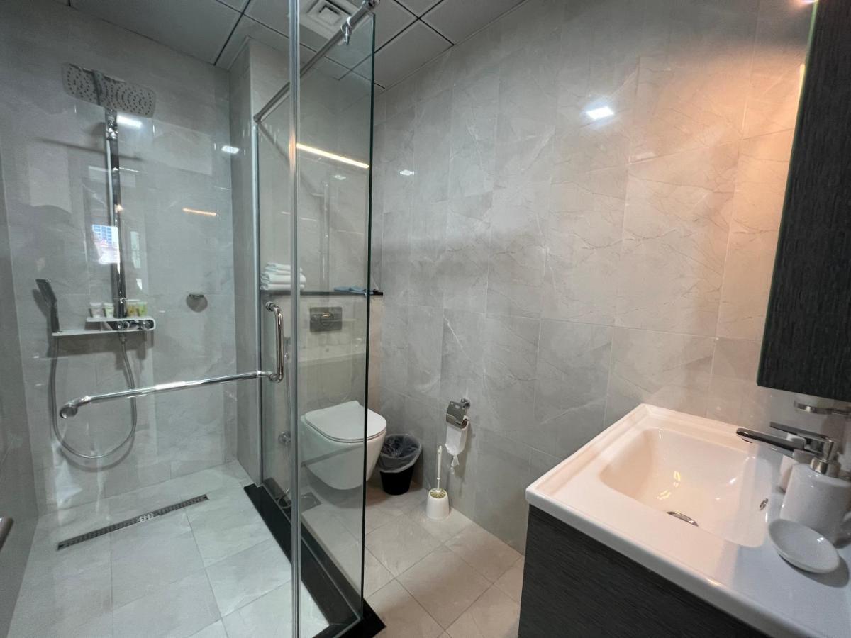 Penrose Place Dubai Jvc ภายนอก รูปภาพ